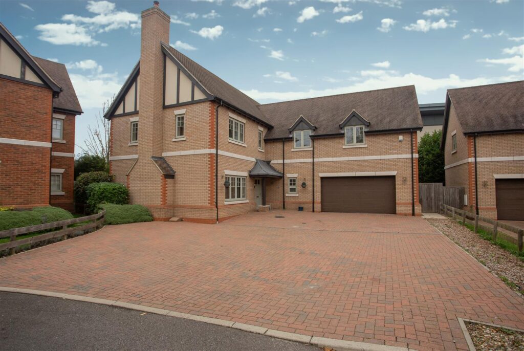 Vawser Crescent, Thorpe Road, Peterborough