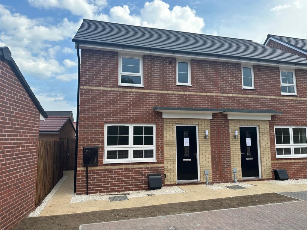Chelburn Grove, Hampton Water, Peterborough